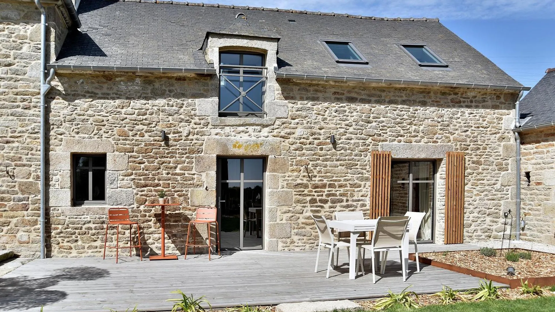 Lys'Toire - Grand Jardin Villa Dinan 0*,  France